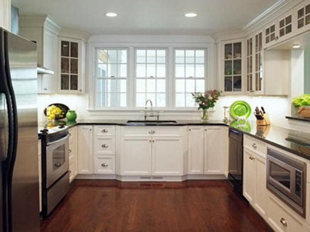 Best Kitchen Design for Small U Shaped Kitchen ideas with white apliance and lamiante wood floor